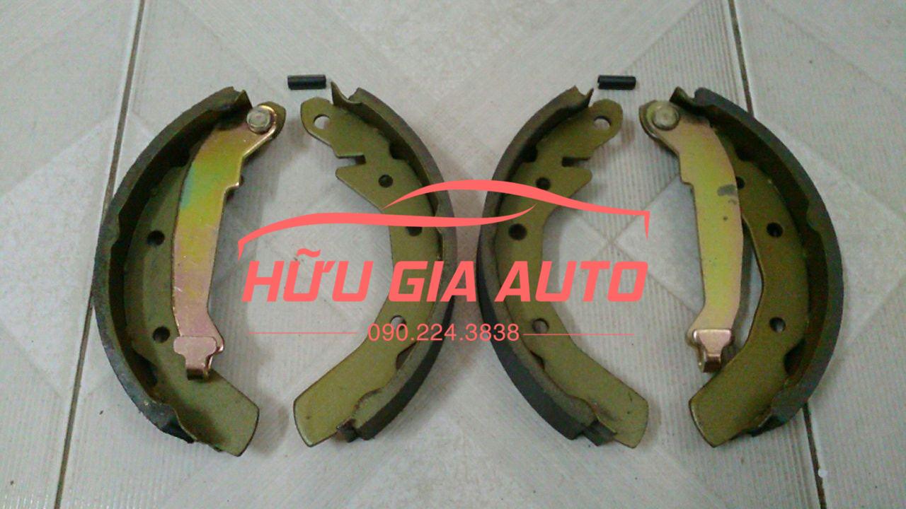 Má phanh sau Daewoo Cielo chính hãng – Bảo đảm an toàn khi lái xe 4 Quy trình thay thế má phanh sau Daewoo Cielo cần người có chuyên môn cao thao tác đúng kỹ thuật