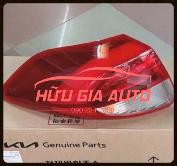 Đèn hậu miếng ngoài Toyota Tucson là bộ phận quan trọng giúp xe hiển thị tín hiệu an toàn cho các phương tiện phía sau