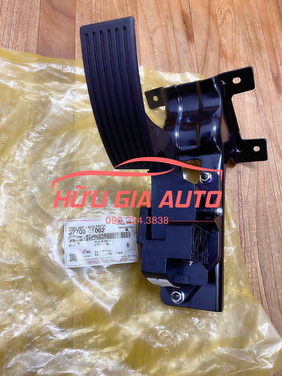 BÀN ĐẠP CHÂN GA KIA BONGO 3 2 z7360725162562 8c5415ad7fc443e26dacdd7cac1a7ce0