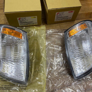 ĐÈN XI NHAN TRÁI TOYOTA CORONA 1 z6863017776693 87b7bfb28cda0009a466be52686d2725 1