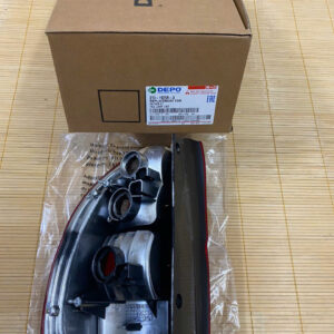 ĐÈN HẬU PHẢI ISUZU HILANDER 2001 – 2005 1 z6895419211352 0c16d75a46691ccb2e8994a7a2063586