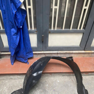 CHẮN BÙN LÒNG DÈ TRƯỚC PHẢI HYUNDAI I10 1 z6895445350788 5bbbfe1b49815701d47e8149d88bd0a8