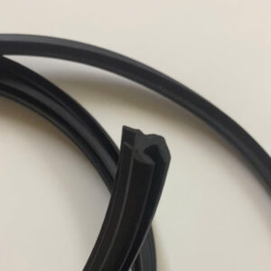 GIOĂNG KÍNH CHẮN GIÓ FORD LASER 2 z6980956075954 a985c9aef6fe143fbd8c335a2df198dc