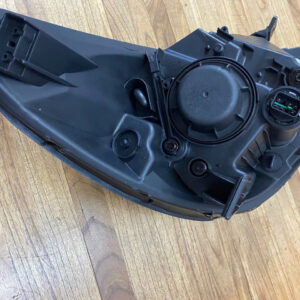 ĐÈN PHA TRÁI KIA RIO KHÔNG LED 1 z7057214983544 c247f1c0bbeb723e3aa932cde680b5e7