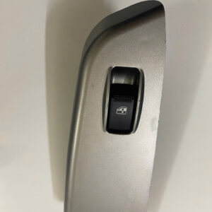 CÔNG TẮC LÊN KÍNH TRƯỚC PHẢI KIA BONGO 3 3 z7148929734061 53b891f385a1fbd5ec4fc1230ae5836b