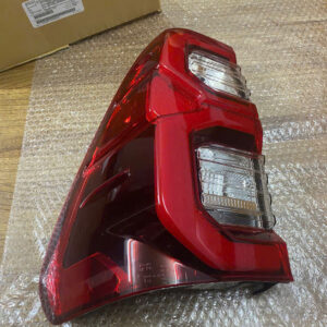 ĐÈN HẬU TRÁI TOYOTA HILUX 1 z7148910905970 57a8e65ca7aba8c774604a431ef5c847